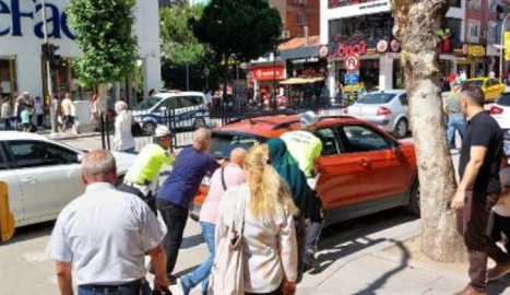 Aracı Bozulan Vatandaşa Trafik Polisleri Yardım Etti