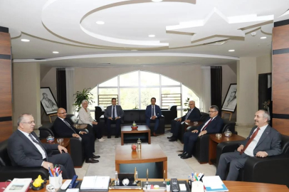 Başkan Çelik’ten, rektör Turabi’ye hayırlı olsun ziyareti