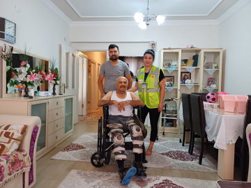 Dost eli derneği insanlara umut olmaya devam ediyor