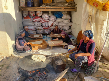 Yassıçal Köyü’nde, kadınlar kış hazırlıklarına başladı