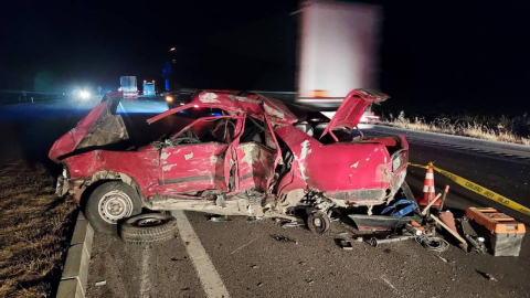 Yolcu otobüsü ile otomobil çarpıştı: 2 ölü