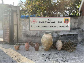 Amasya’da roma dönemine ait küpler ele geçirildi