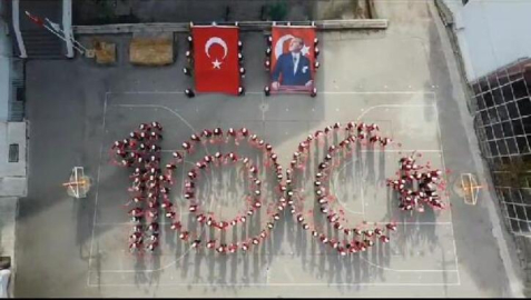 Öğrencilerden 100. Yıla özel koreografi