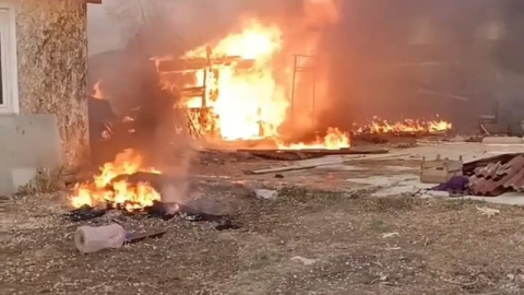 Bağ evi alev alev yandı