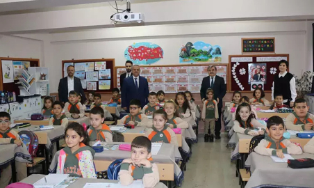 Öğrenciler, öğretmenleri için topladıkları paraları Filistin’e gönderdi