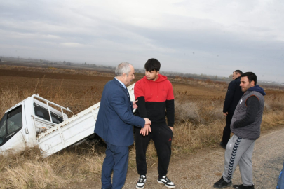 Yaralı sürücüye ilk müdahaleyi belediye başkanı yaptı