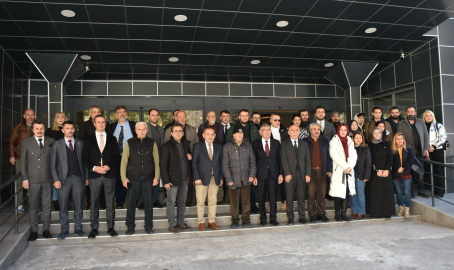 Belediye Başkan Adayı Uyanık, gazetecilerle kahvaltıda buluştu