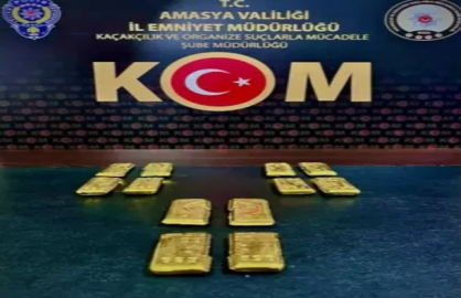 Amasya’da TIR devrildi: Şoförü yaralandı