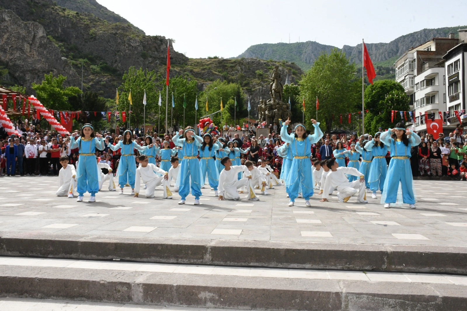 Amasya’da 23 Nisan coşkuyla kutlandı