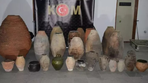 Bekçilerin dikkati sayesinde Roma ve Osmanlı dönemine ait küpler ele geçirildi