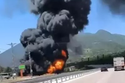 Soğuk hava deposunun bahçesinde çıkan yangın, 3 saatte söndürüldü