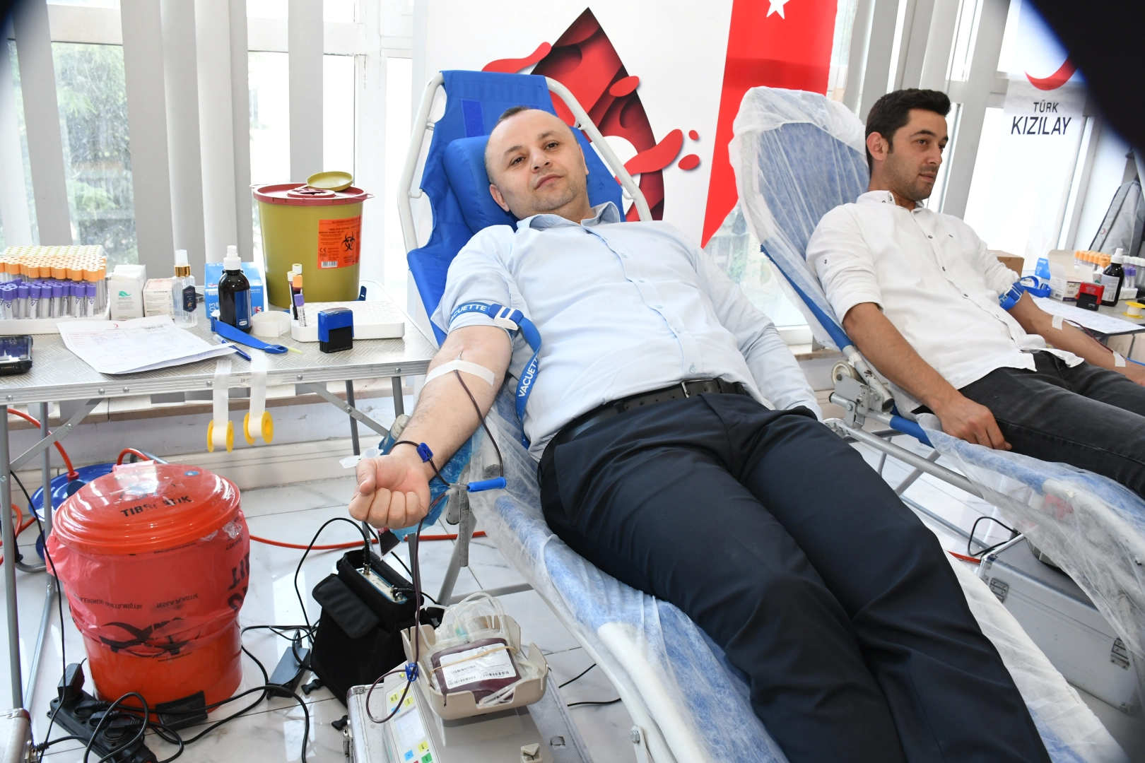 Başkan Sevindi ve personeli Kızılay’a kan bağışında bulundu