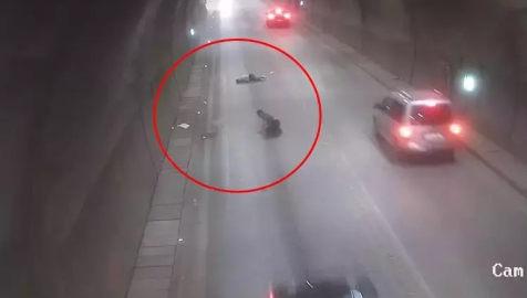 Ferhat tünelindeki motosiklet kazası kamerada