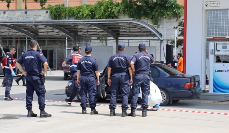 Akaryakıt istasyonunda av tüfeği ile vurduğu damadı hayatını kaybetti