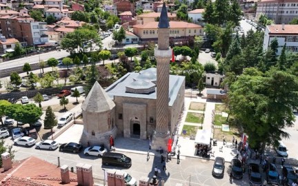 Burmalı minare camisi yeniden ibadete açıldı