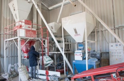 Amasya’da yem kırma ünitesi, saatte 5 ton kapasiteyle çalışıyor