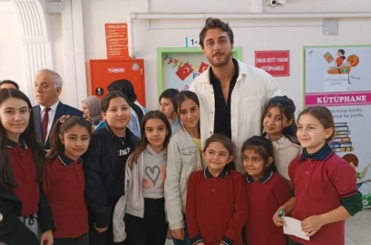 Köy okuluna ünlü oyuncunun desteği ile kütüphane açıldı