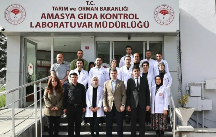 Vali Bakan gıda kontrol laboratuvarını ziyaret etti
