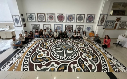 1800 yıllık “Elmalı Mozaik” öğrencilerin elinde yeniden hayat buldu