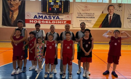 Babalar günü sahada kutlandı