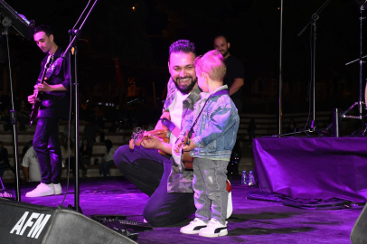 Sanatçı Baba ve oğlu aynı sahnede