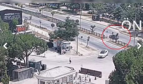 Otomobilin çarptığı yaya yaralandı; kaza kamerada