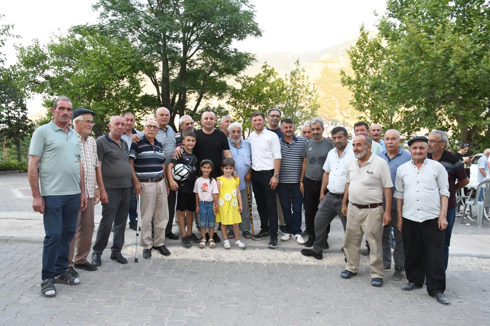 Başkan Sevindi Şamlar mahallesinin istek ve taleplerini yerinde inceledi