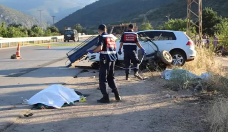 Böbreğini veren anne kazada, oğluyla birlikte öldü