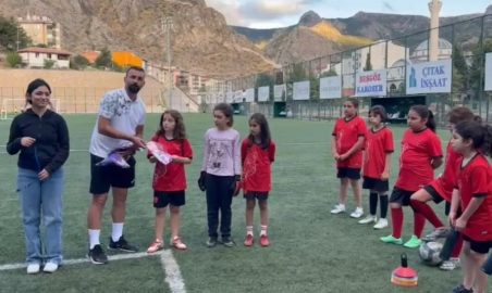 Kadın futbolcuların hedefi Türkiye şampiyonluğu