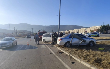 Hafif ticari araç ile otomobil çarpıştı: 1 kişi yaralandı