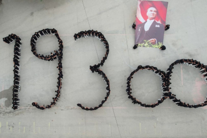 Öğrencilerden 10 Kasım Koreografisi