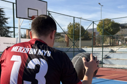 Merzifon'da üniversite öğrencileri potada ter döktü