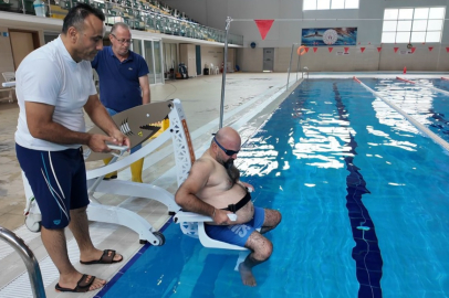 Havuz asansörü ile engeller ortadan kalktı