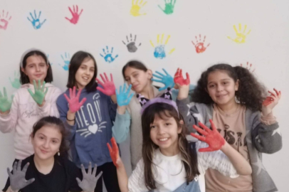 Miniklerden kütüphaneye renkli dokunuş