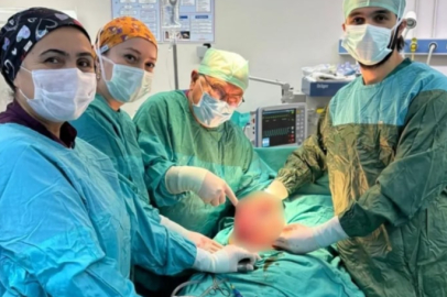 Şişlik şikayetiyle hastaneye gitti, karnından 6 kilo kitle çıkarıldı