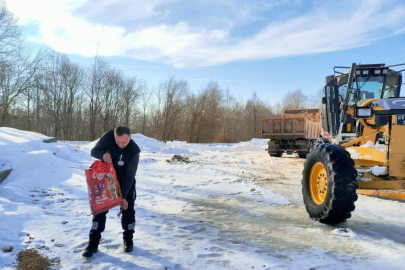 Yolları açtılar, doğaya yem bıraktılar
