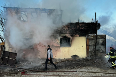 İki katlı ev kül oldu