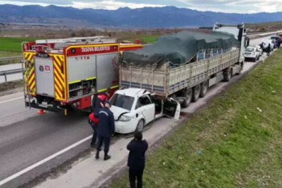 Cenaze yolunda kaza: 2 ölü