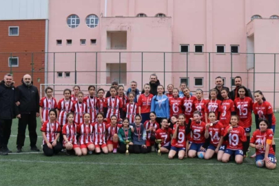 Kızlar 7 yıldır şampiyonluğa ambargo koydu