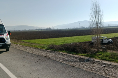 Panelvan tarlaya uçtu: 8 yaralı