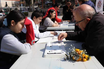 Çocuklar ve yaşlılar zeka oyunlarında yarıştı