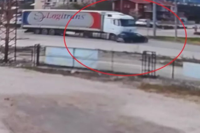 TIR'ın, çarptığı otomobil metrelerce sürüklendi