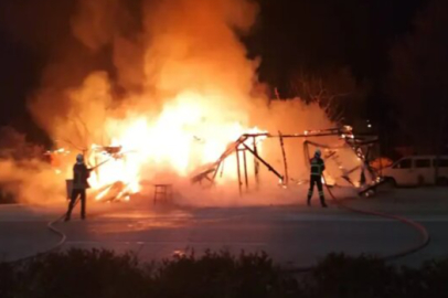 Manav tezgahı alev alev yandı