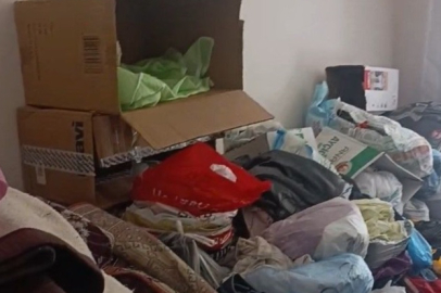 Çöp evden 1 ton çöp çıkarıldı