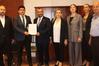 MHP İl Başkanı Sakızcı mazbatasını aldı