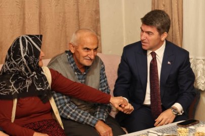 Vali Bakan, Halkla iç içe
